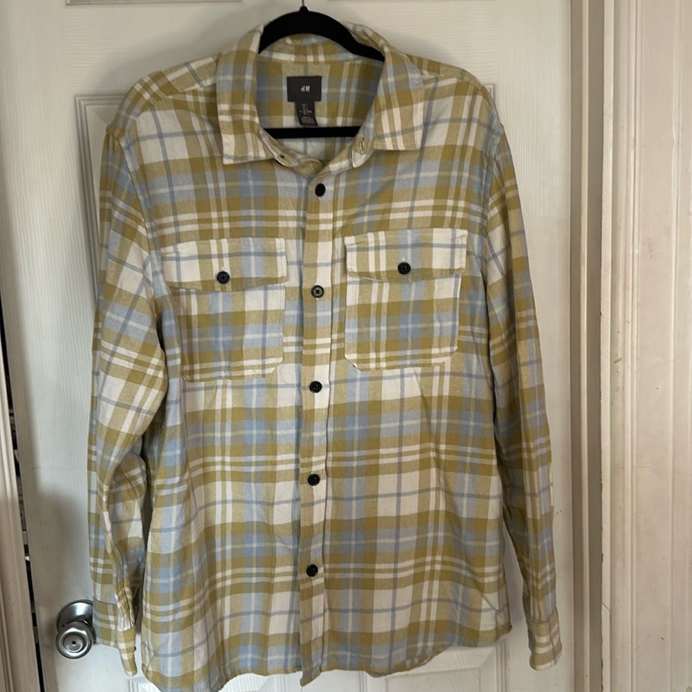 H&M flannel long sleeve button up shirt